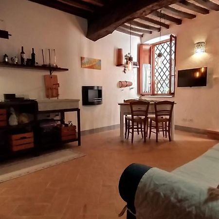 Casa Vacanze Carducci ซานกัสชาโน ดี บาญญี ภายนอก รูปภาพ