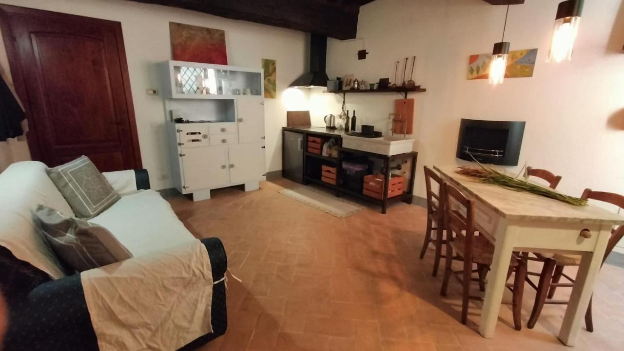 Casa Vacanze Carducci ซานกัสชาโน ดี บาญญี ภายนอก รูปภาพ