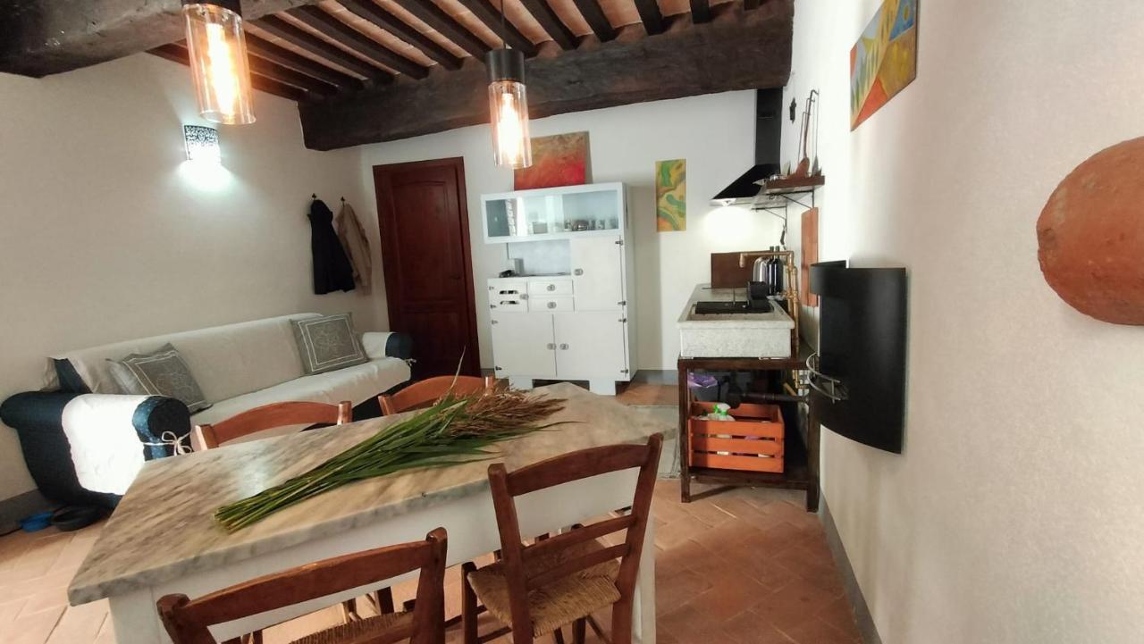 Casa Vacanze Carducci ซานกัสชาโน ดี บาญญี ภายนอก รูปภาพ